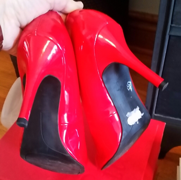 Pumps - Picture 3 of 5